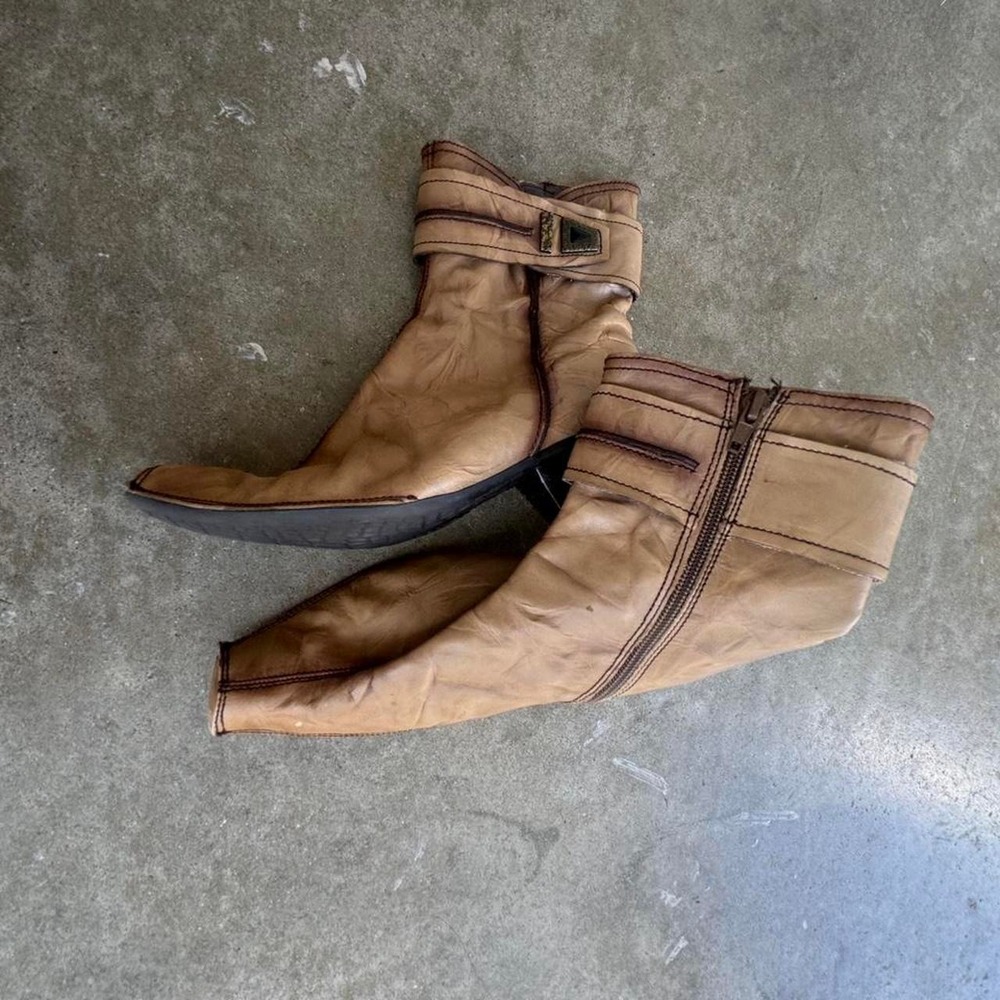 adorable vintage Tan and brown mid-calf boots - Picture 4 of 6